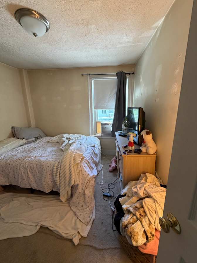 Jhenniffer's room