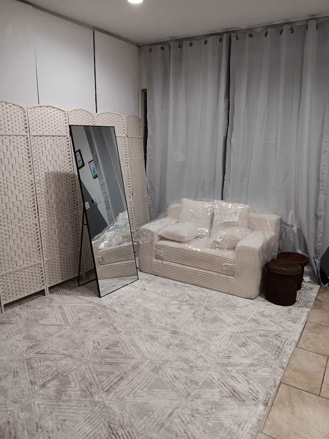 Carolyn E Williams's room