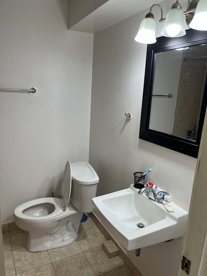 Raoof Aboulisayen's room