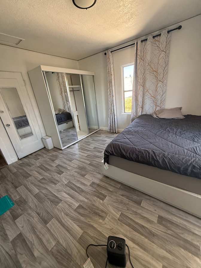 Shola Afolabi's room