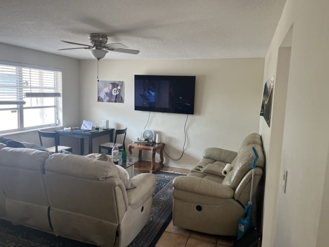 Rent here's room