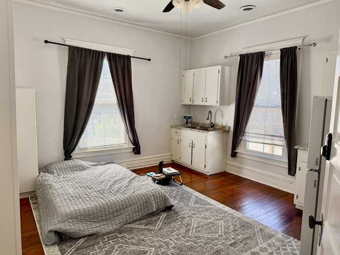 Howard Jeon's room
