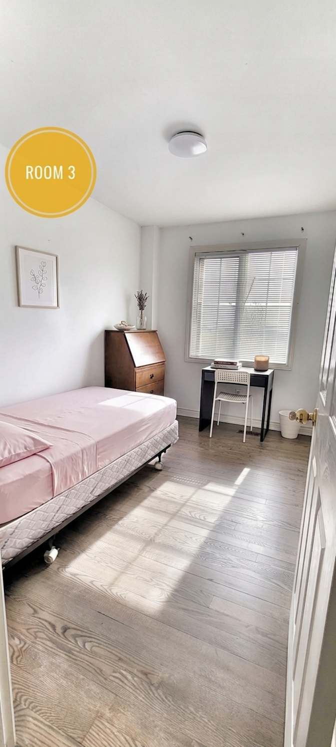 Charlie Vo's room