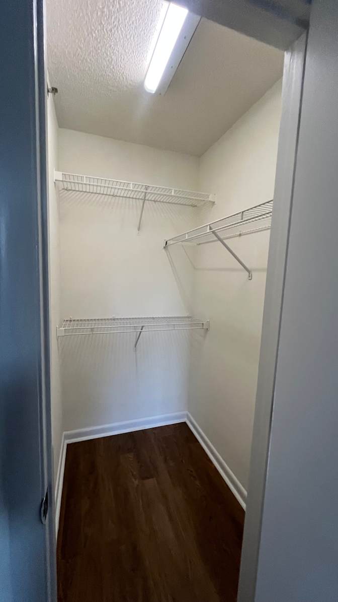 Alcove Rooms's room