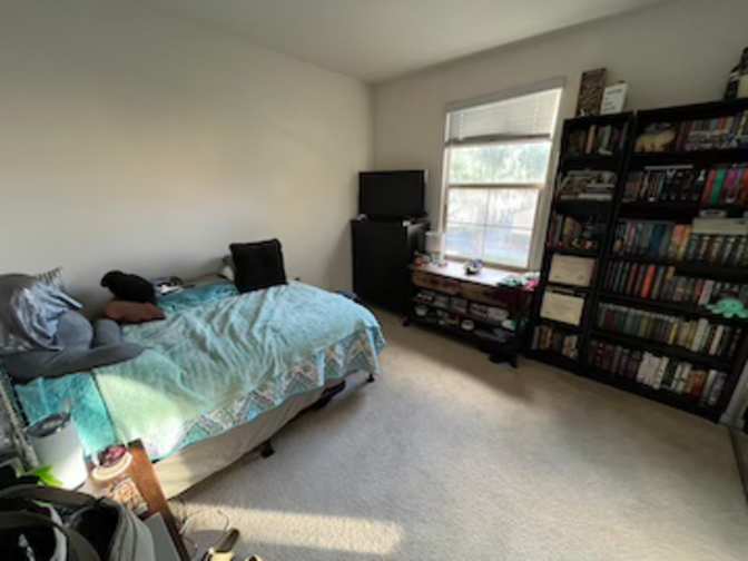 Mayra's room