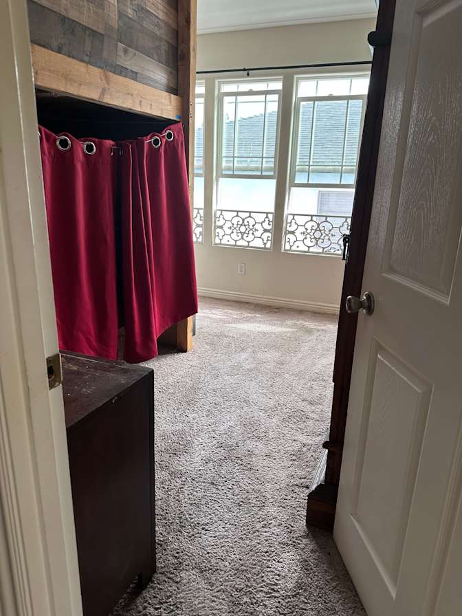 Forward Vision Spaces's room