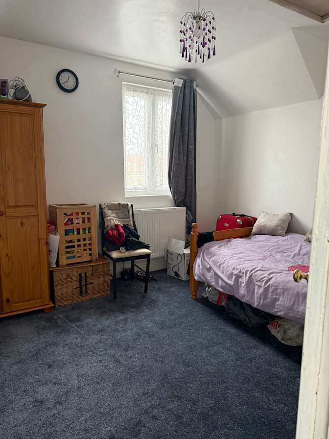 MEHEDI  HASAN's room