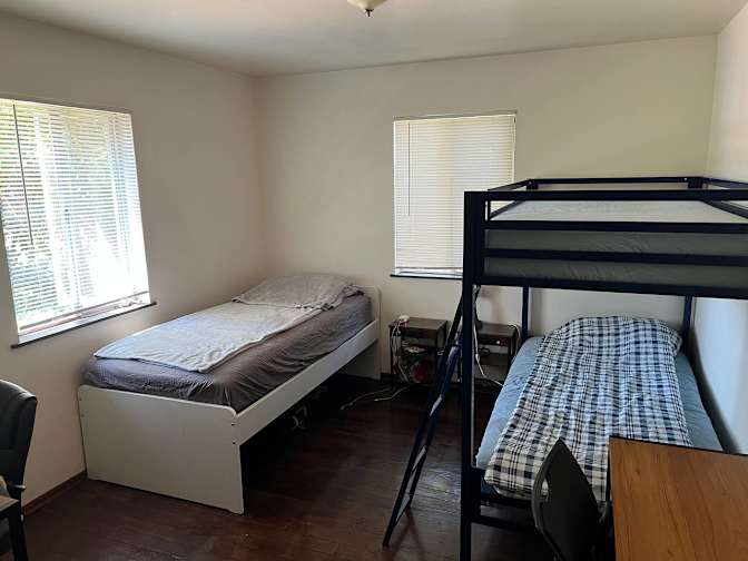 Julia Va's room