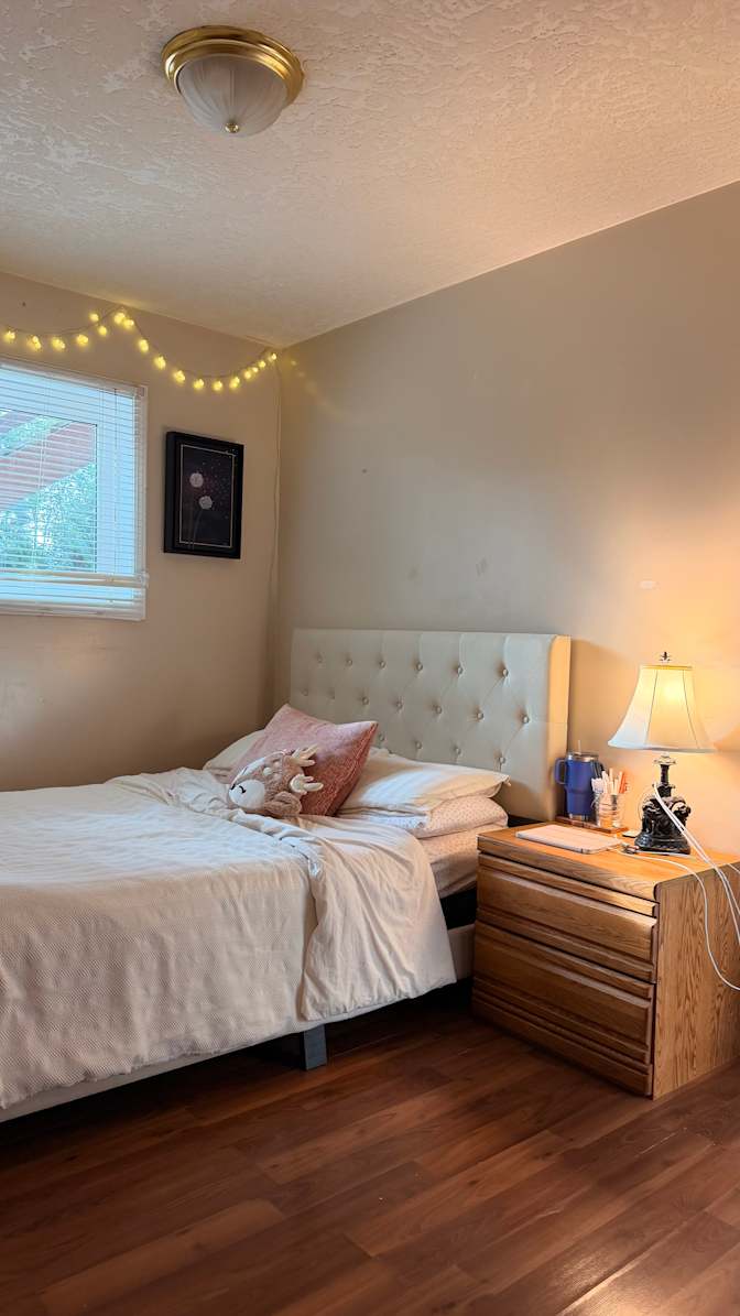 Jasleen Sra's room