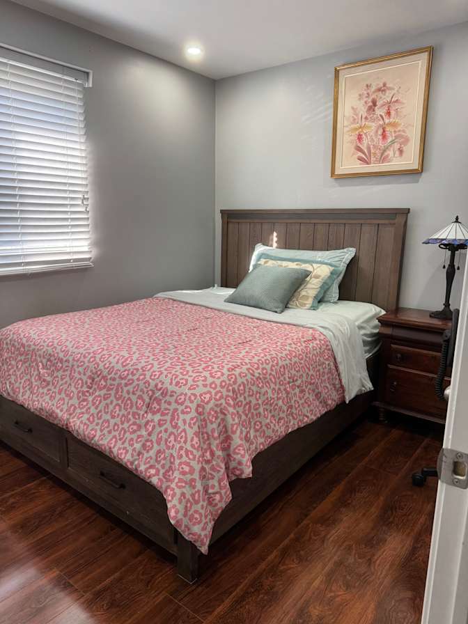 Elvie's room
