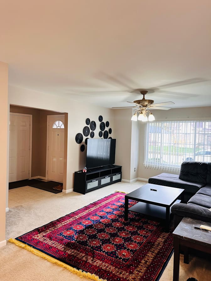 Farzad's room