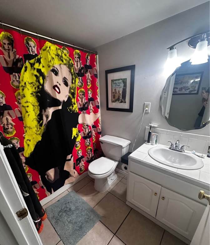 Nico's room