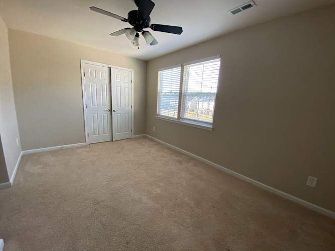 Alcove Rooms's room