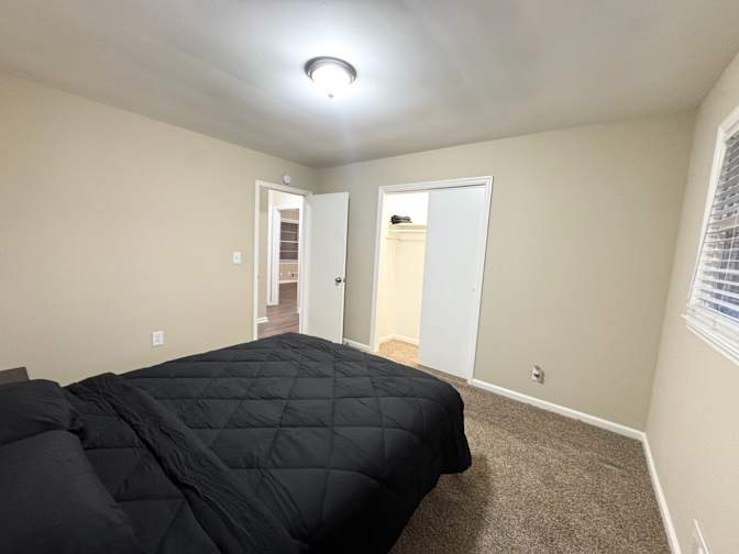 Alcove Rooms's room