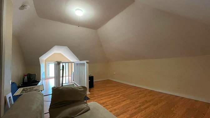 Thomas's room