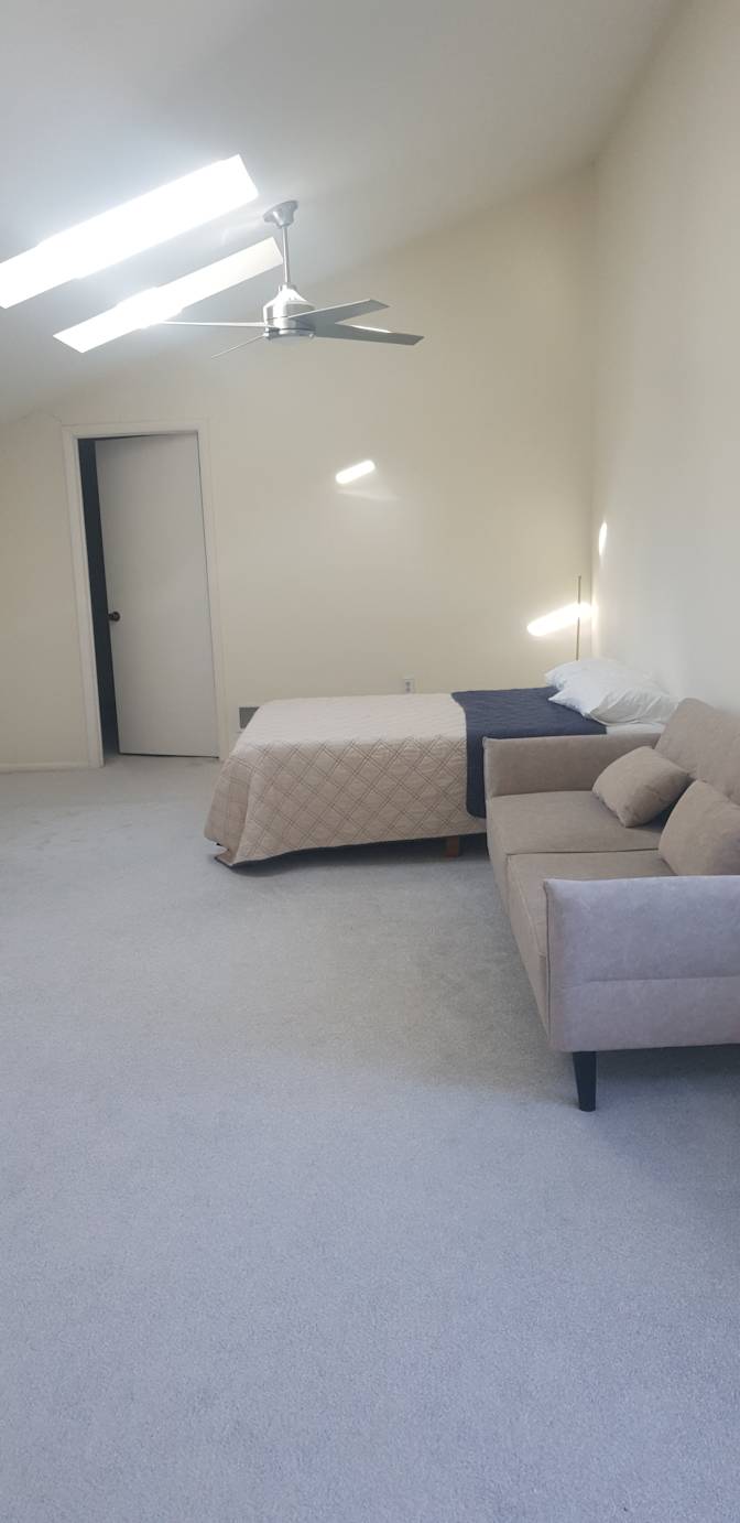 PhyuThwe's room