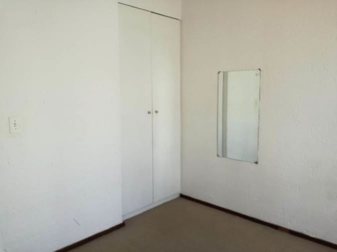 Mejury's room