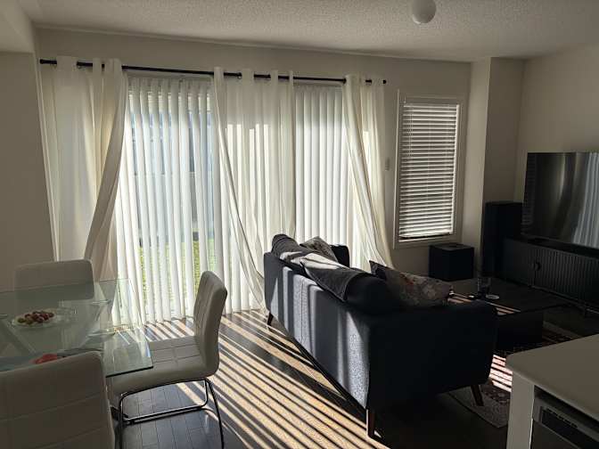 Leslie's room