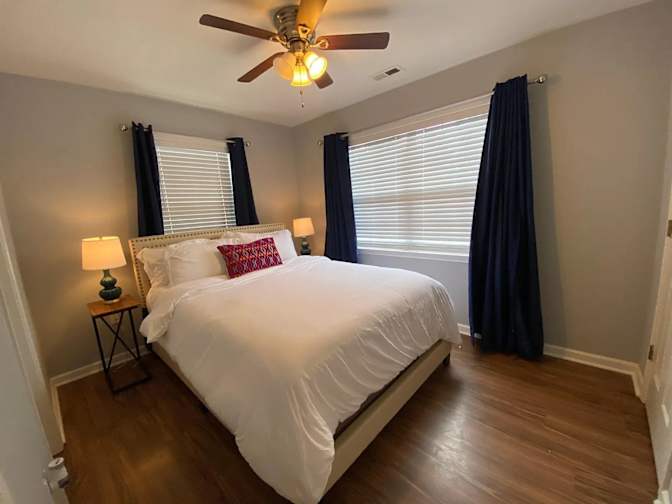 Alcove Rooms's room
