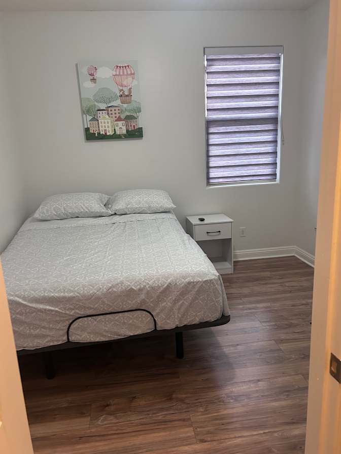 anita elias's room