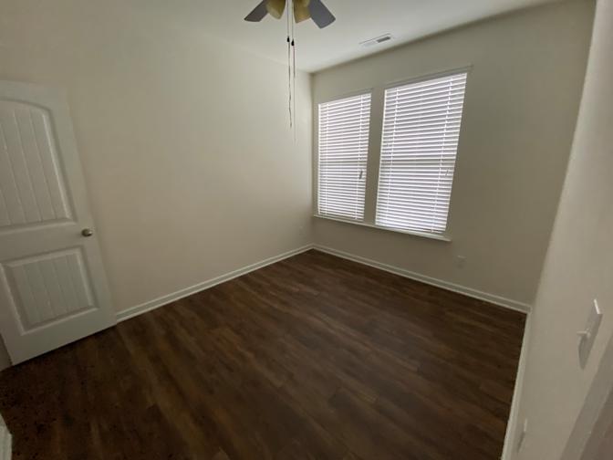 Alcove Rooms's room