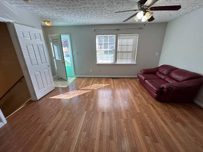 Alcove Rooms's room