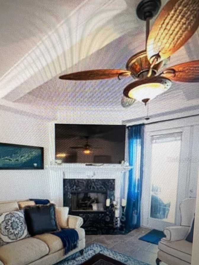 LENNY's room
