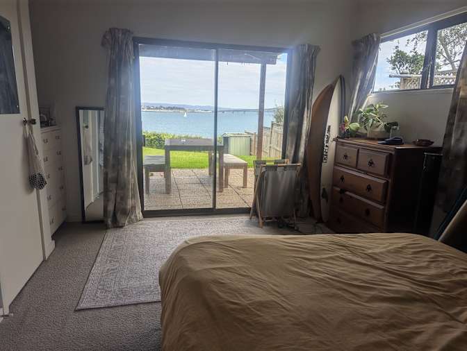 Georgia Holmes's room