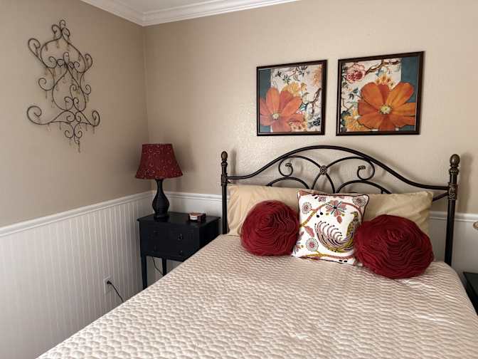 Suad's room