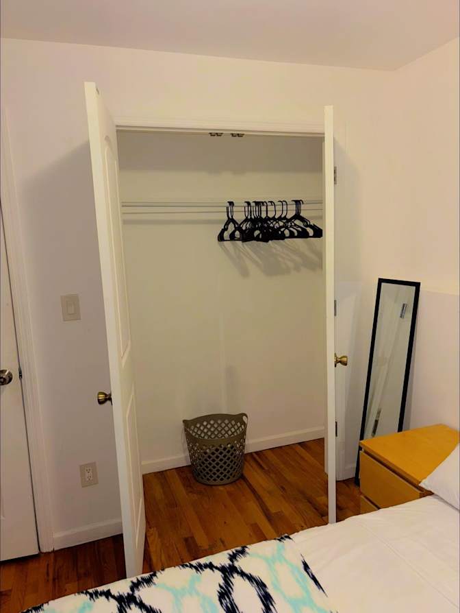 BROOKLYN APARTMENT SHARE LONG OR SHORT TERM's room