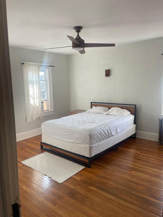 Ken's room