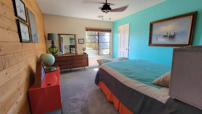 Elle's room