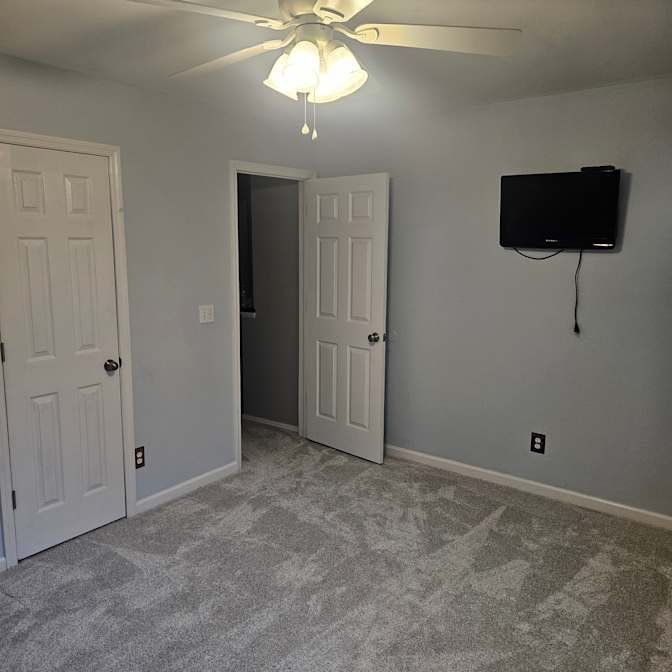 Tom's room