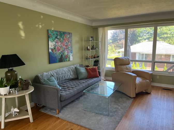 Lynn's room