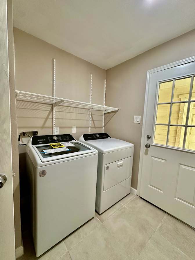 Wilson Realty & Investment Group's room