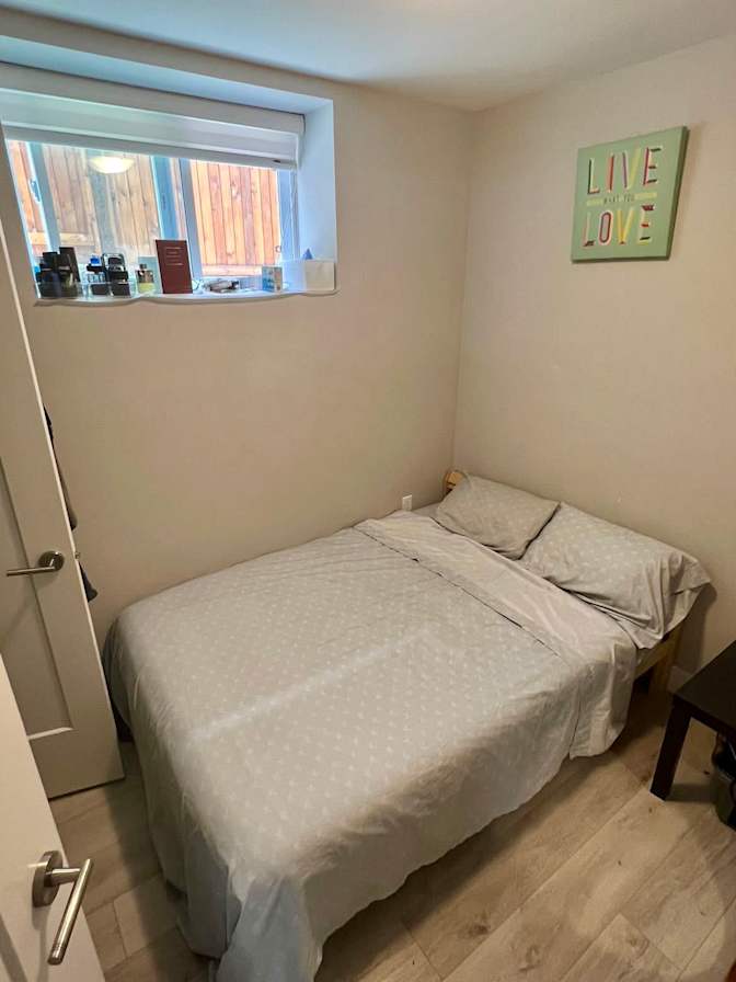 Malek's room