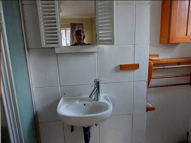 Lee's room