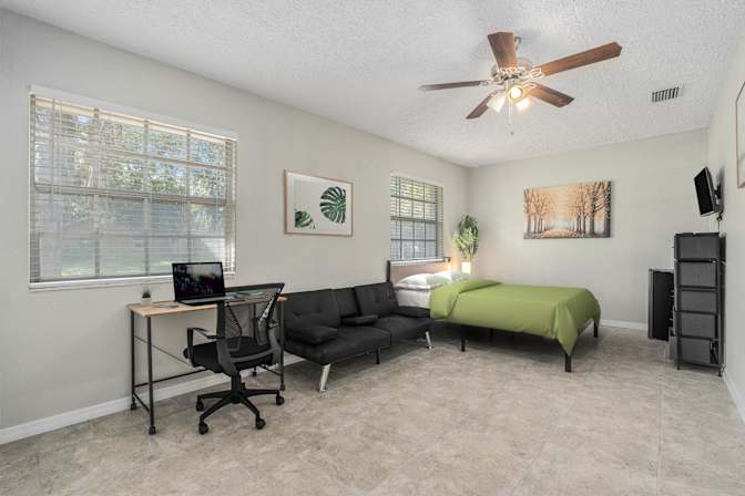 PadSplit's room