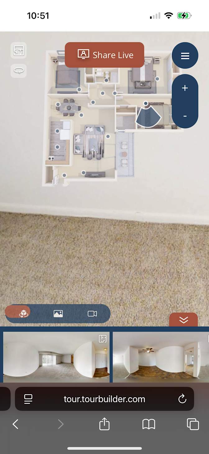 Polly Yazmine Weyer's room