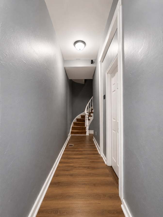 Chelseas Comforts's room