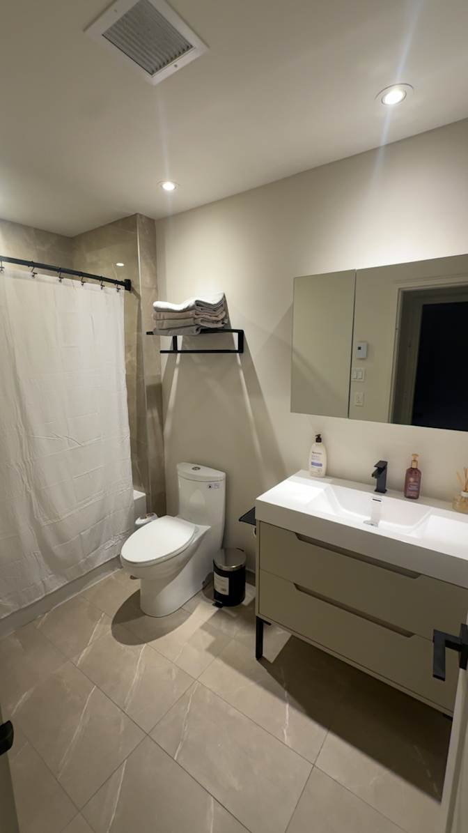 Alexandre Longtin's room