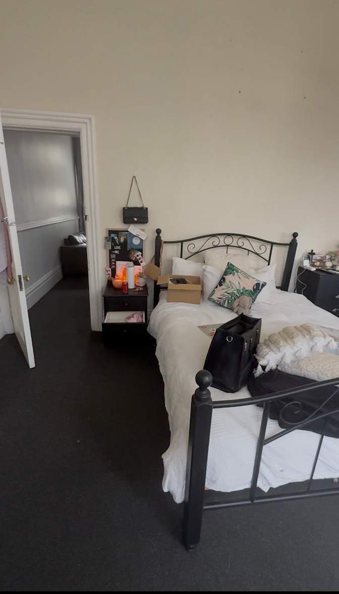 Donae's room