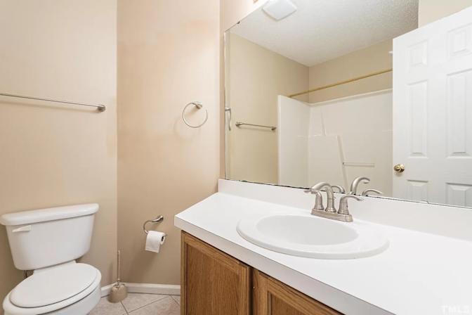 Alcove Rooms's room