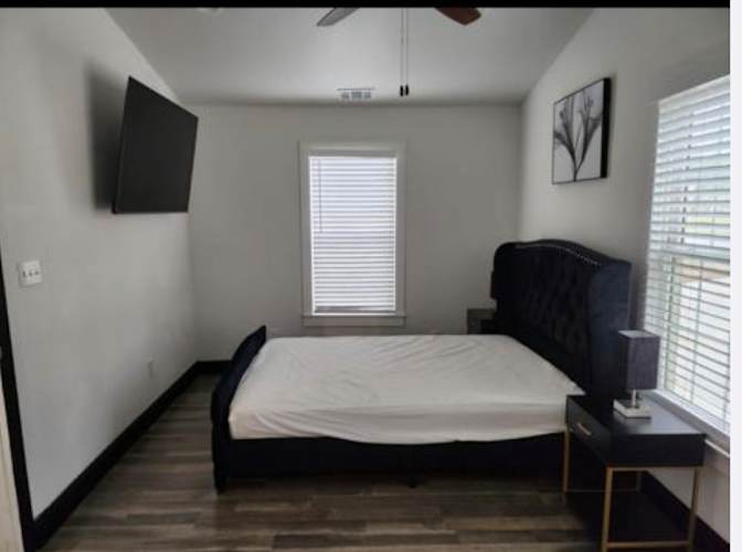 Dee's room