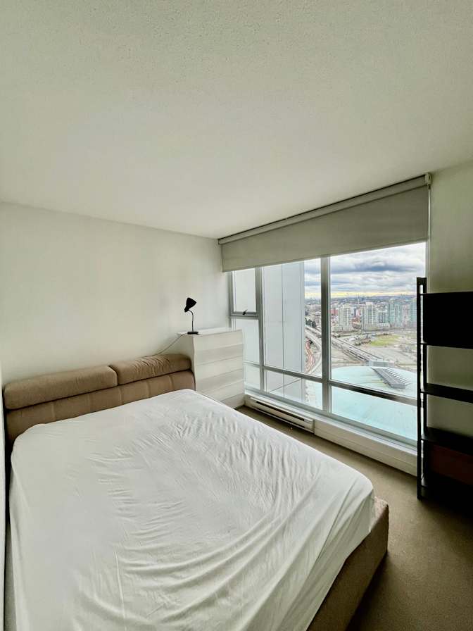 Lee's room
