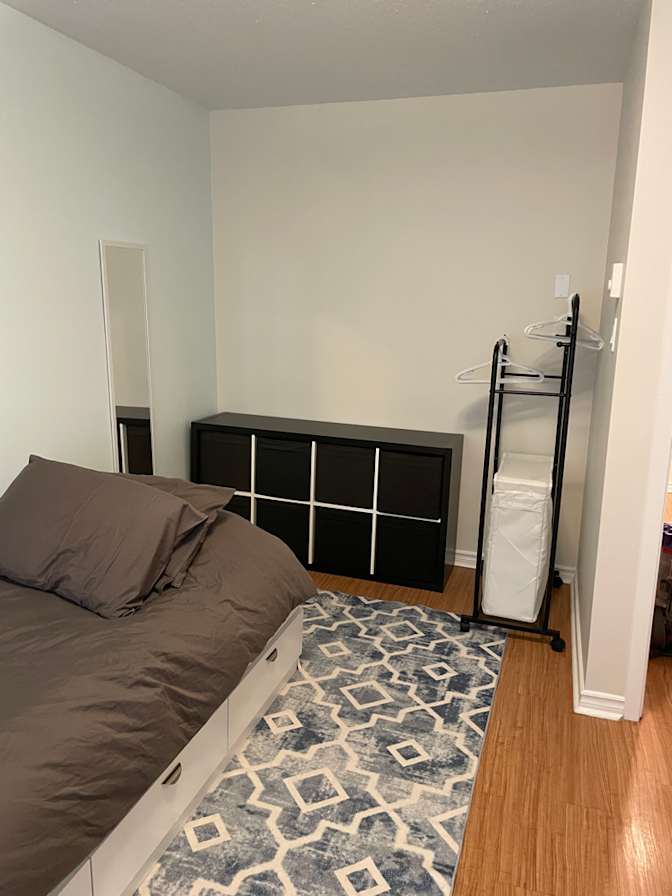 Janelle Desjardins's room