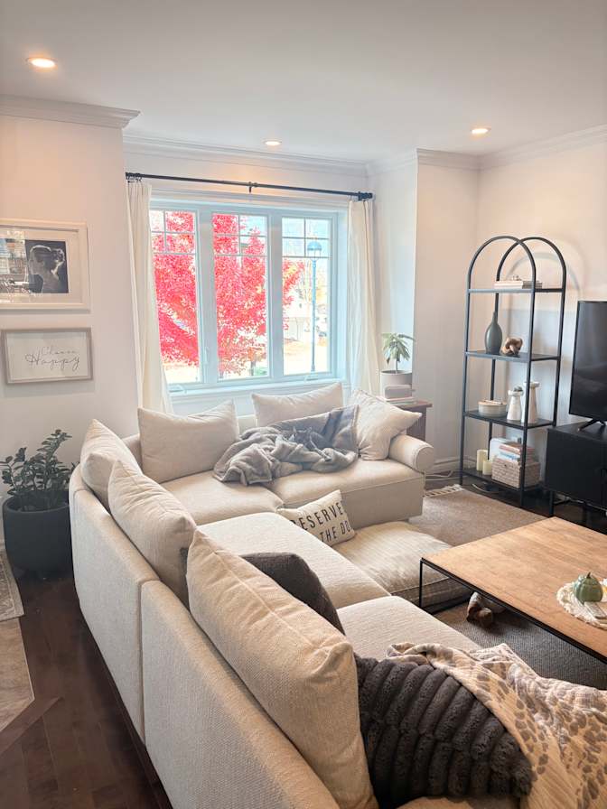 Julie Girard's room