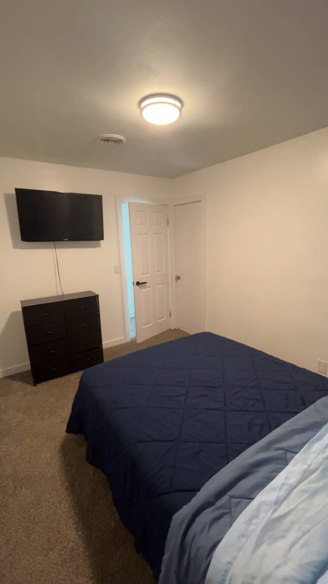 Shaniece white's room