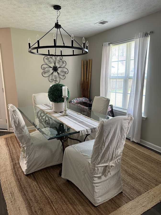 Dee's room