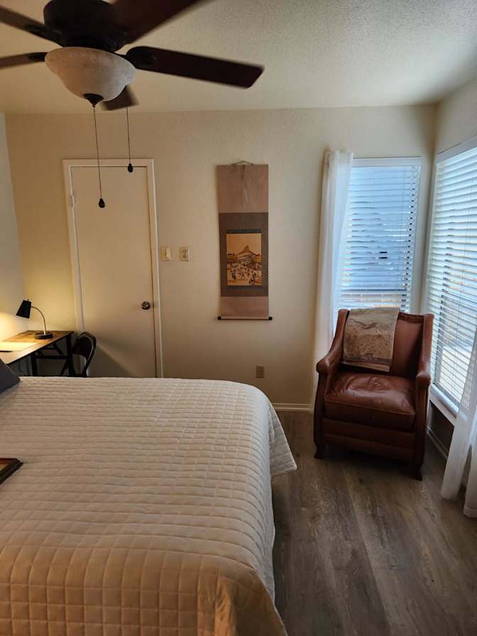 Tom's room